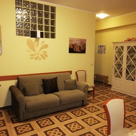 Casa Vacanze Rosy Giardini-Naxos Buitenkant foto