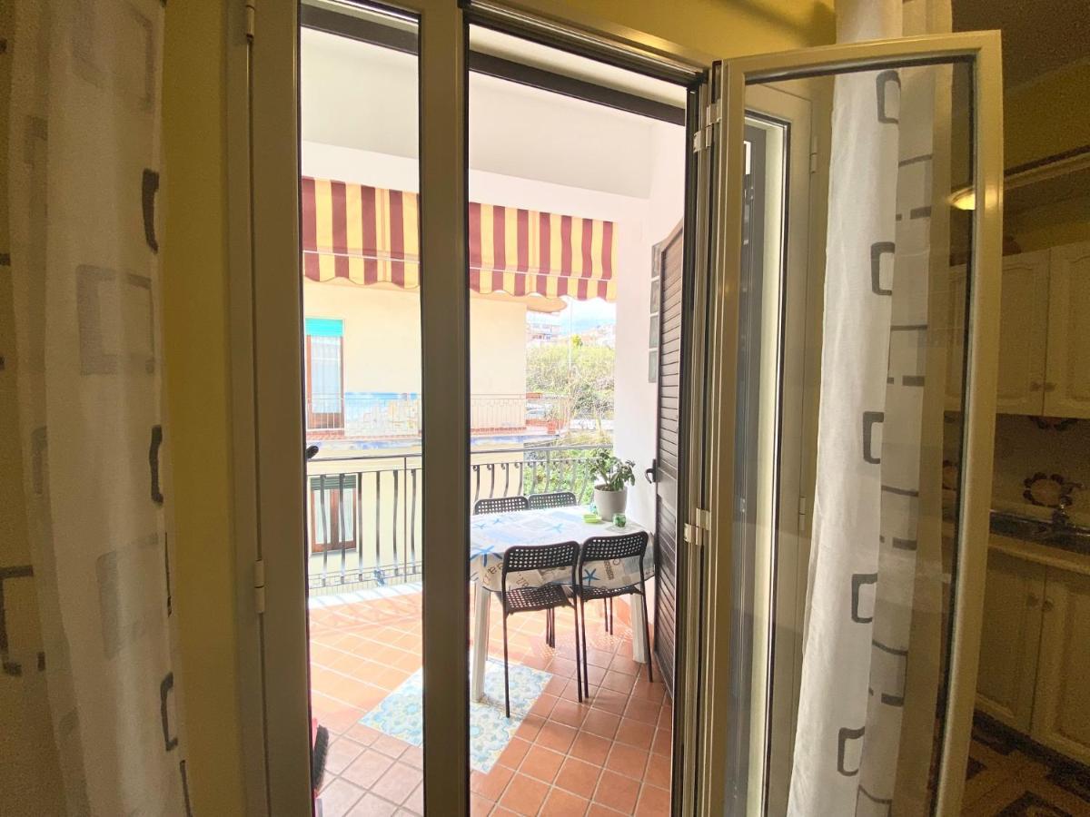 Casa Vacanze Rosy Giardini-Naxos Buitenkant foto