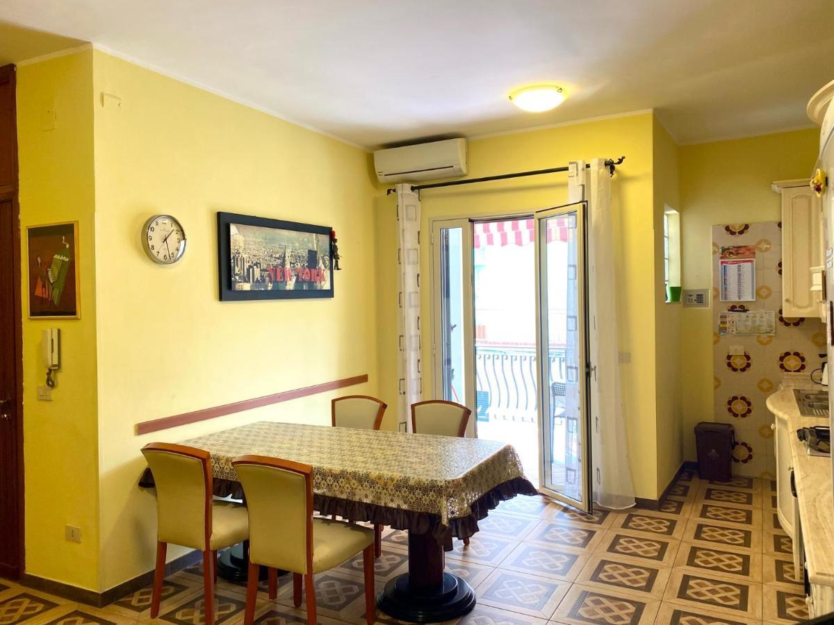 Casa Vacanze Rosy Giardini-Naxos Buitenkant foto