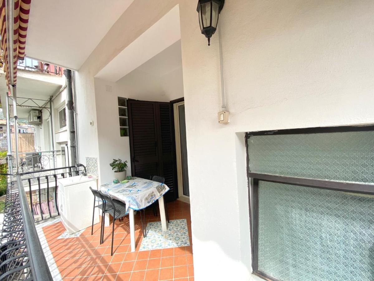 Casa Vacanze Rosy Giardini-Naxos Buitenkant foto